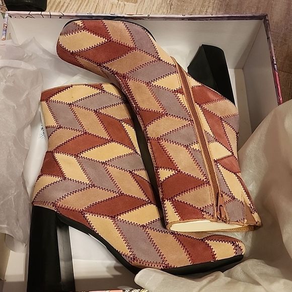 Jeffery Campbell Verus Pw Bootie in Pink Pastel Suede Multi NIB - Picture 4 of 6